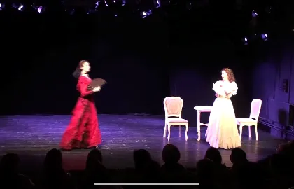 Scene from «Изобретательная влюбленная»