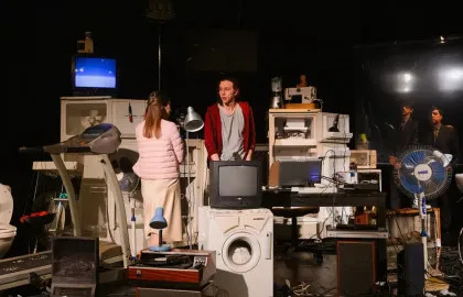 Scene from «Премьера. Серёжа очень тупой»