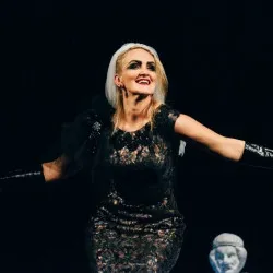 Scene from «Средство Макропулоса»