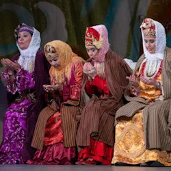 Scene from «Голубая шаль»