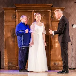 Scene from «Третий-лишний?»