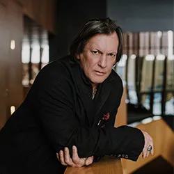 Scene from «#ДокторКудзаев. Проект Константина Богомолова «Голоса страны»»