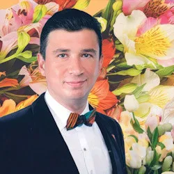 Scene from «Все  начинается с любви»