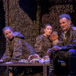 Scene from «Не покидай меня»