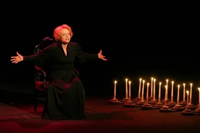 Scene from «Тебе – через сто лет»