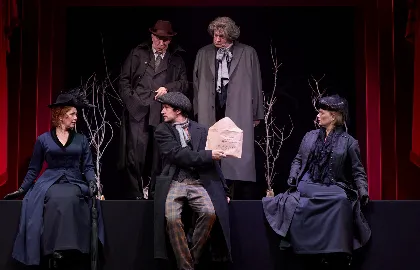 Scene from «На всякого мудреца довольно простоты»