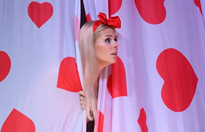 Scene from «Шикарная свадьба»