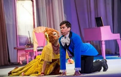 Scene from «Беда от нежного сердца»