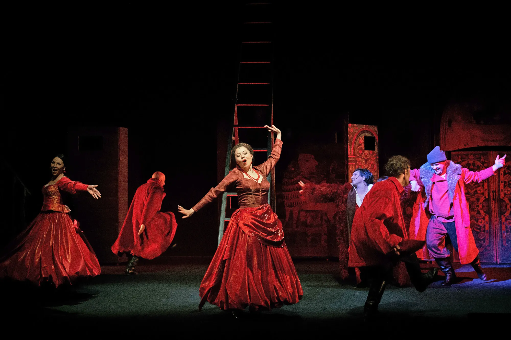 Scene from «На бойком месте»