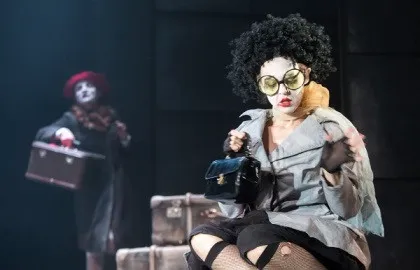 Scene from «Небо в чемодане, или Цуцики в ночи»